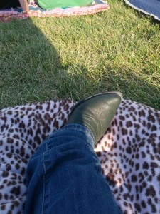 I consider myself to be a wannabe cowgirl. I enjoyed wearing my boots and hanging out on our blankets, people watching and listening to the music.